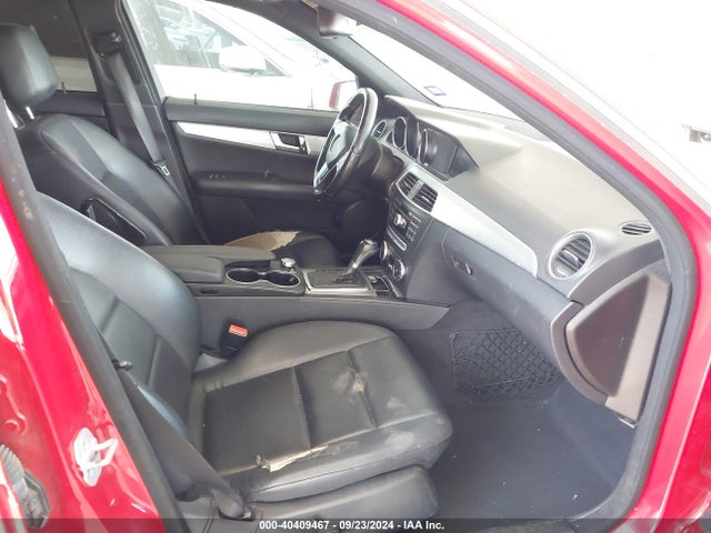 WDDGF4HB2EA943640 Mercedes-Benz C 250 Luxury/sport