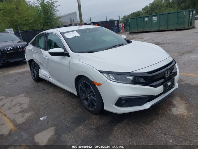 2019 2HGFC2F82KH557521 main image