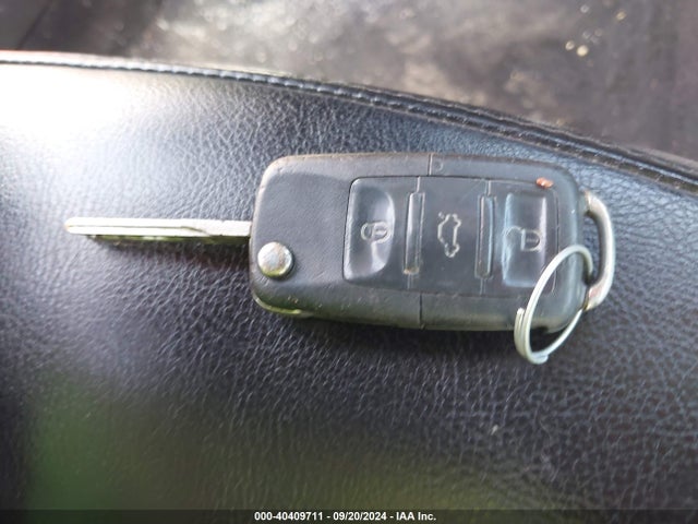 2004 Volkswagen New Beetle Gls მანქანა იყიდება აუქციონზე, vin: 3VWCM31Y04M344211, აუქციონის ნომერი: 40409711