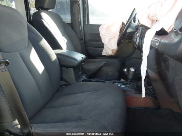 1C4BJWDG0HL617764 Jeep Wrangler Unlimited Sport 4x4