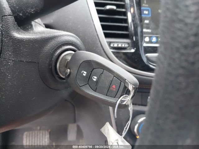 3GNCJKSB9KL401953 Chevrolet TRAX LS