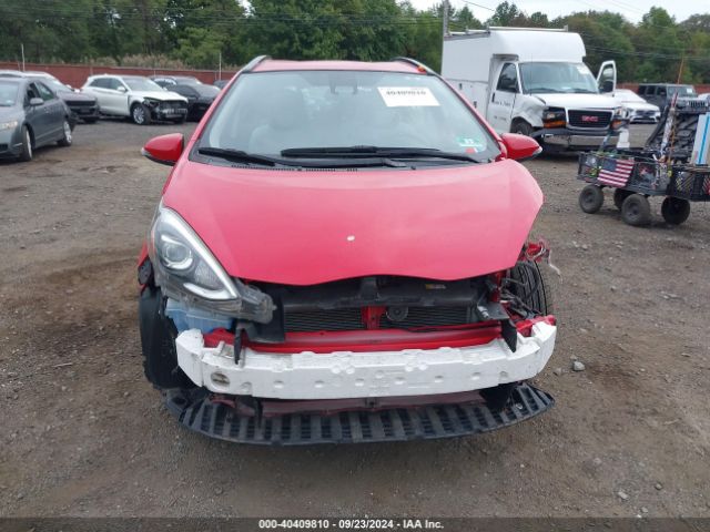 JTDKDTB31J1604545 Toyota Prius C One