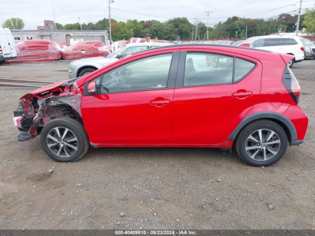 JTDKDTB31J1604545 Toyota Prius C One