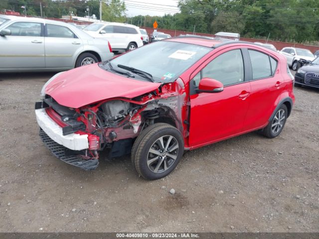 JTDKDTB31J1604545 Toyota Prius C One