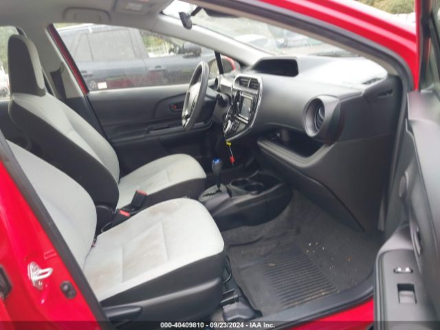 JTDKDTB31J1604545 Toyota Prius C One
