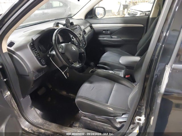 JA4AZ3A3XGZ039425 Mitsubishi Outlander Es