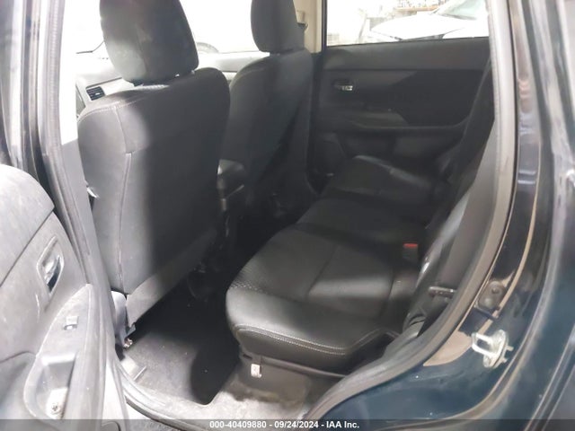 JA4AZ3A3XGZ039425 Mitsubishi Outlander Es