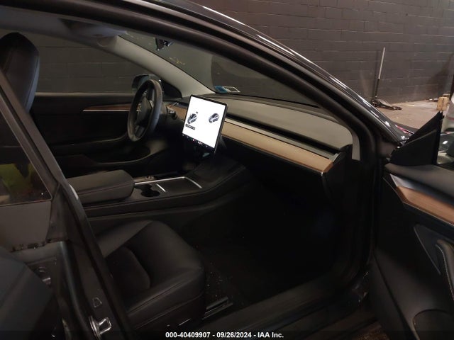 2022 TESLA MODEL 3 5YJ3E1EB9NF272604 Photo 4
