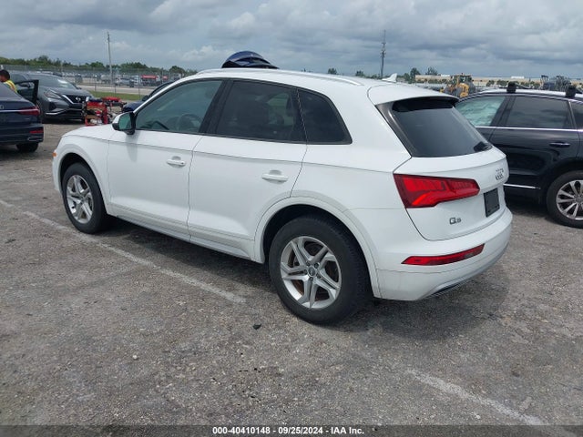 WA1ANAFY2J2127485 Audi Q5 2.0t Premium/2.0t Tech Premium