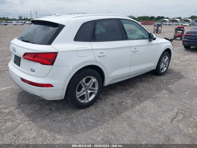 WA1ANAFY2J2127485 Audi Q5 2.0t Premium/2.0t Tech Premium