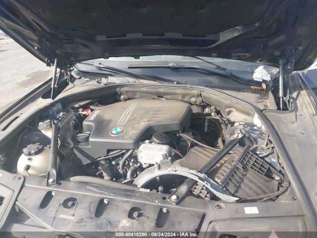 BMW 528i Xdrive 2014 WBA5A7C51ED614071 Image 10