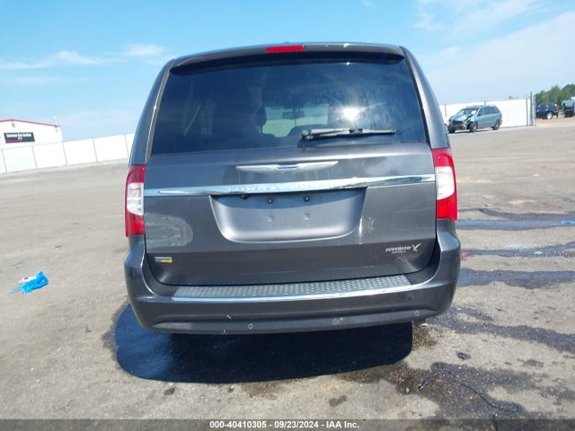 2C4RC1CG3FR601575 Chrysler Town & Country Touring-l
