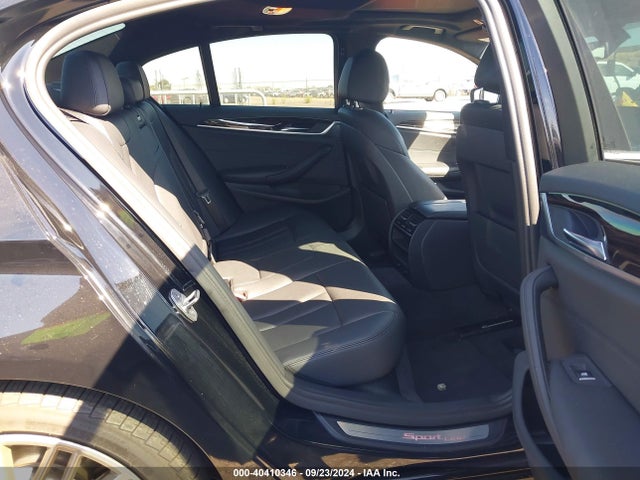 WBAJA5C57JWA56716 BMW 530I