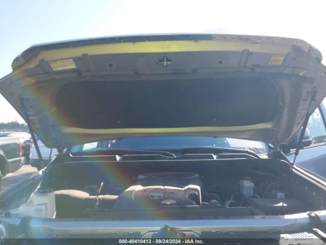 5TFRM5F14FX092142 Toyota Tundra Sr5 4.6l V8