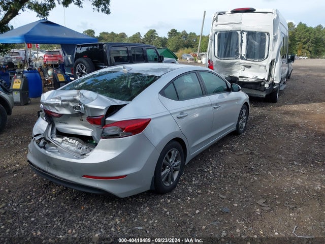 Hyundai Elantra Value Edition 2018 5NPD84LF3JH375662 Image 4