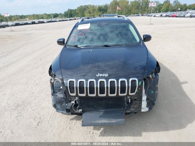 1C4PJMCB0HW555703 Jeep Cherokee Latitude 4x4