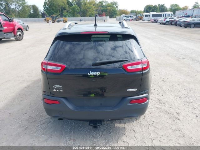1C4PJMCB0HW555703 Jeep Cherokee Latitude 4x4