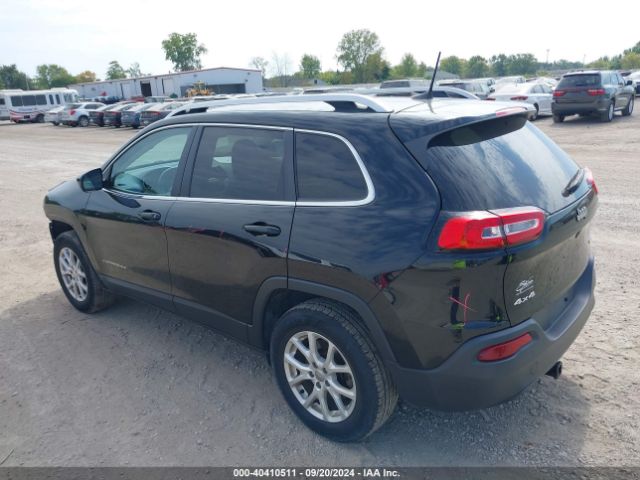 1C4PJMCB0HW555703 Jeep Cherokee Latitude 4x4