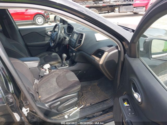 1C4PJMCB0HW555703 Jeep Cherokee Latitude 4x4