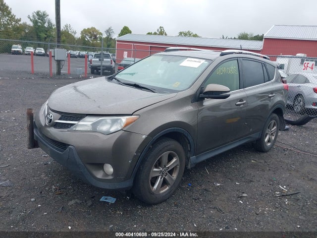 Toyota Rav4 Xle 2015 JTMRFREV6FD151554 Image 2