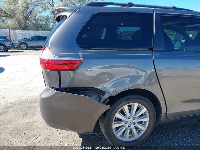 5TDDZ3DCXHS156858 Toyota Sienna Limited Premium 7 Passenger