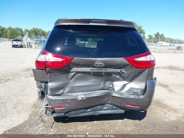 5TDDZ3DCXHS156858 Toyota Sienna Limited Premium 7 Passenger