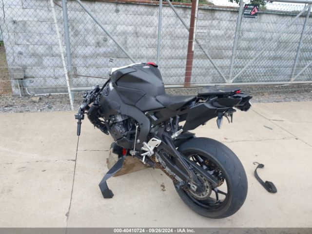2017 HONDA CBR1000 JH2SC7754HK000181 Photo 2