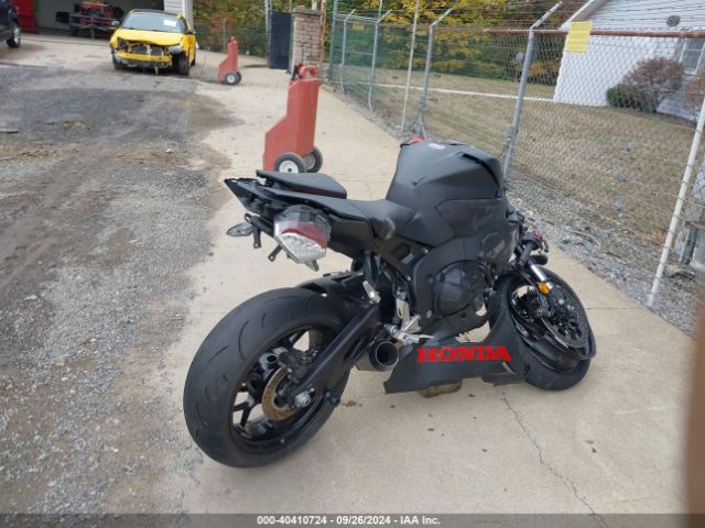 2017 HONDA CBR1000 JH2SC7754HK000181 Photo 3