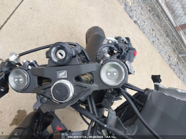 2017 HONDA CBR1000 JH2SC7754HK000181 Photo 6
