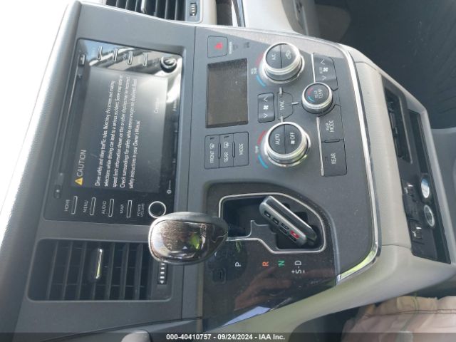 5TDYZ3DC4KS970934 Toyota Sienna Xle 8 Passenger