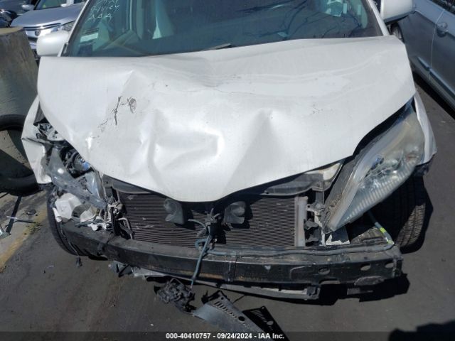 5TDYZ3DC4KS970934 Toyota Sienna Xle 8 Passenger