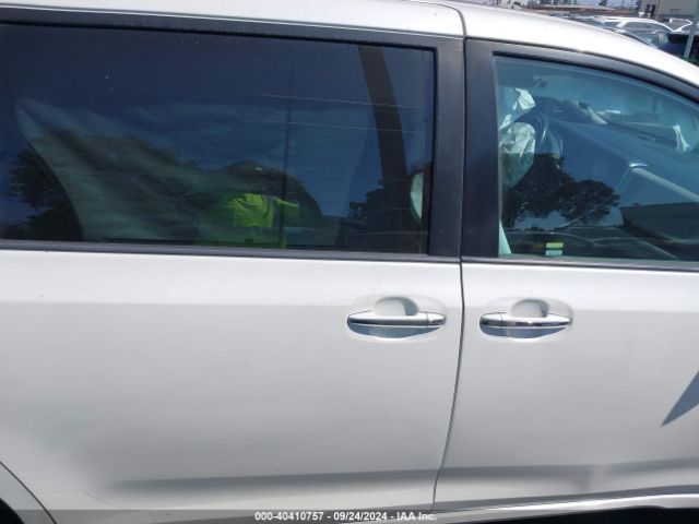 5TDYZ3DC4KS970934 Toyota Sienna Xle 8 Passenger
