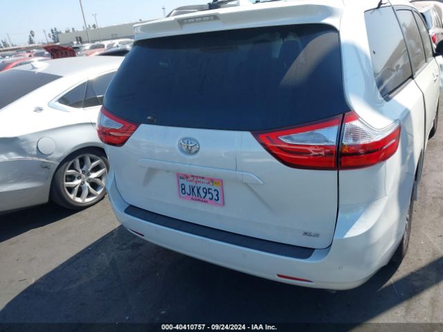 5TDYZ3DC4KS970934 Toyota Sienna Xle 8 Passenger