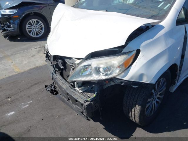 5TDYZ3DC4KS970934 Toyota Sienna Xle 8 Passenger