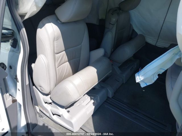 5TDYZ3DC4KS970934 Toyota Sienna Xle 8 Passenger