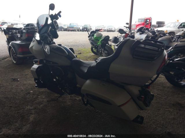 2022 INDIAN MOTORCYCLE CO. ROADMASTER 56KTKDBB4N3412578 Photo 2