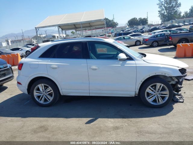 WA1JCCFS5HR010210 Audi Q3 2.0t Premium