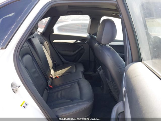 WA1JCCFS5HR010210 Audi Q3 2.0t Premium