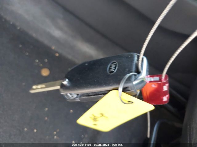 KNDEU2AA8M7226166 KIA SELTOS S