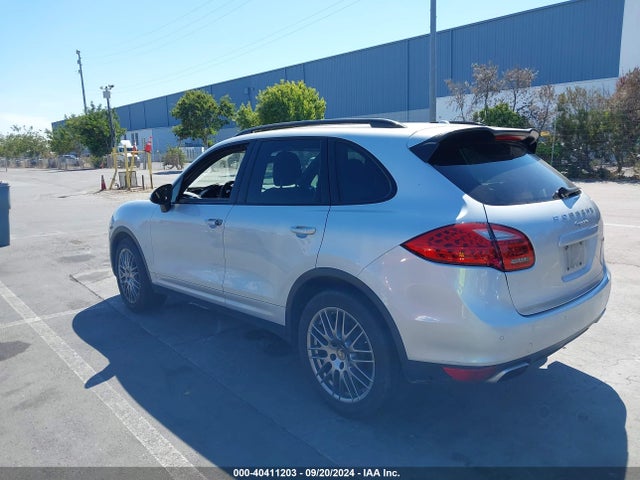 2012 PORSCHE CAYENNE WP1AA2A2XCLA06273 Photo 2