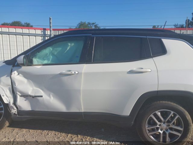3C4NJCBB3JT155956 Jeep Compass Latitude Fwd