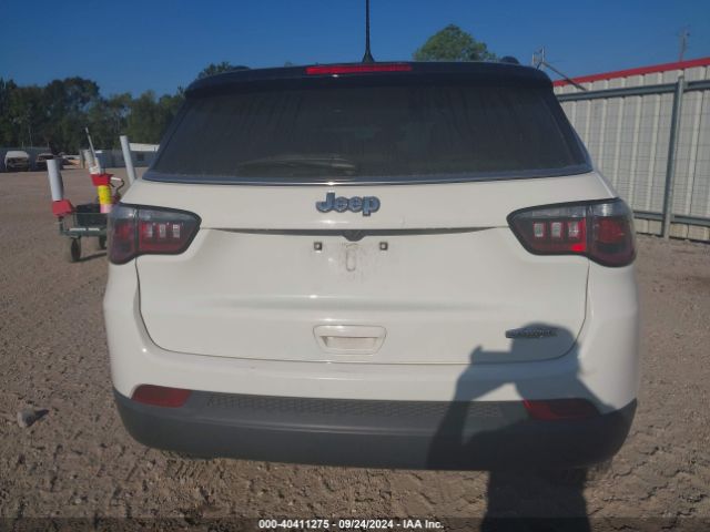 3C4NJCBB3JT155956 Jeep Compass Latitude Fwd