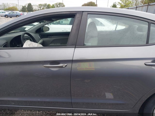 Hyundai ELANTRA SE 2018 5NPD74LF4JH354371 Image 14