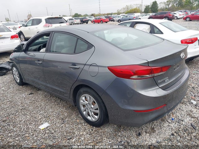 Hyundai ELANTRA SE 2018 5NPD74LF4JH354371 Image 3