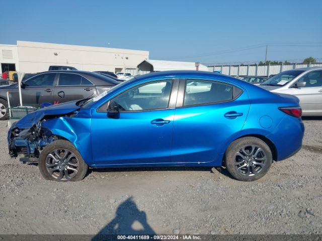 3MYDLBYV8KY502804 Toyota YARIS LE