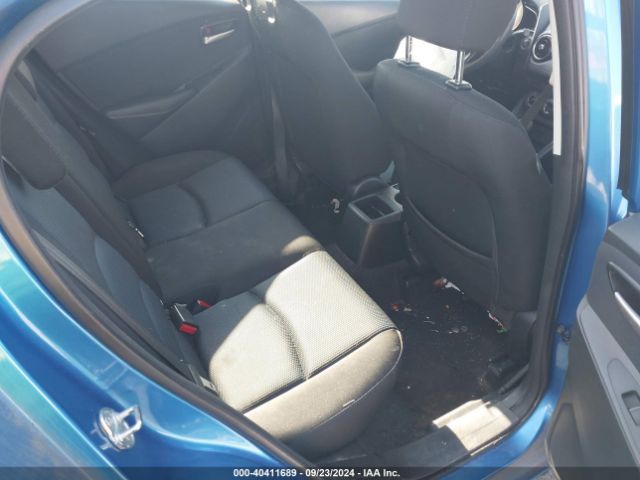 3MYDLBYV8KY502804 Toyota YARIS LE
