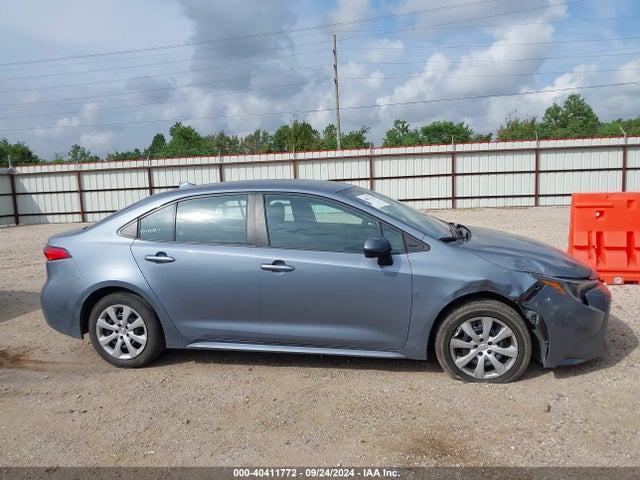 Toyota COROLLA LE 2022 5YFEPMAE4NP273684 Image 13