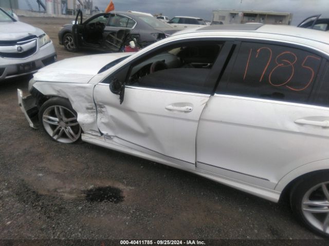 WDDGF8AB8ER323829 Mercedes-Benz C 300 Luxury 4matic/sport 4matic