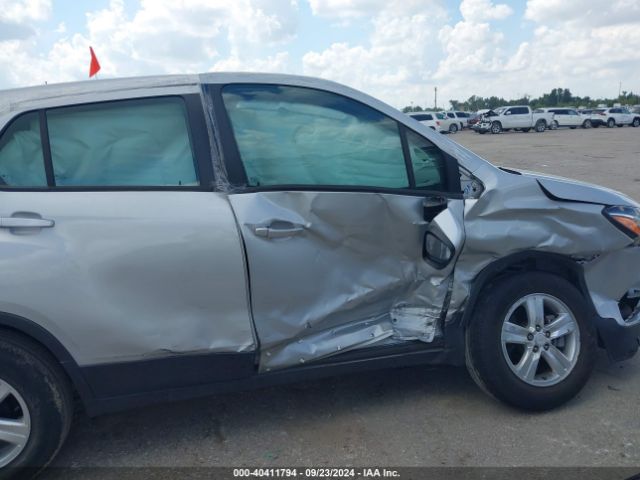 3GNCJKSB4KL203667 Chevrolet TRAX LS