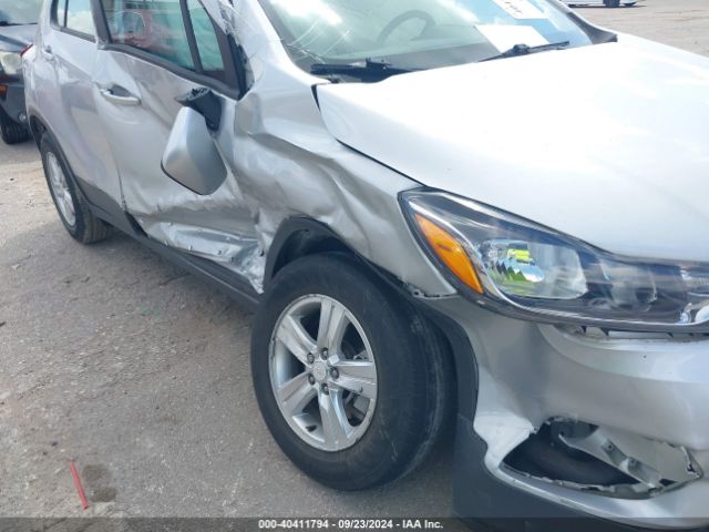 3GNCJKSB4KL203667 Chevrolet TRAX LS